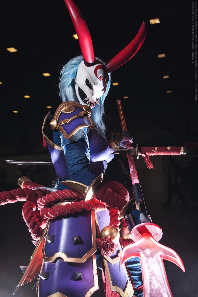 League of Legends - Kalista (Blood Moon) Cosplay - full body port.