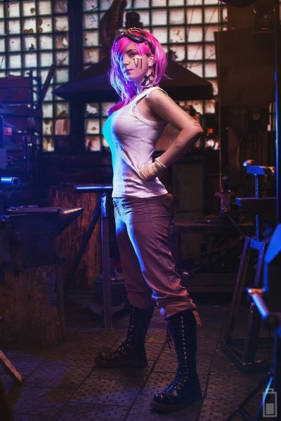League of Legends - Vi (Officer) Cosplay