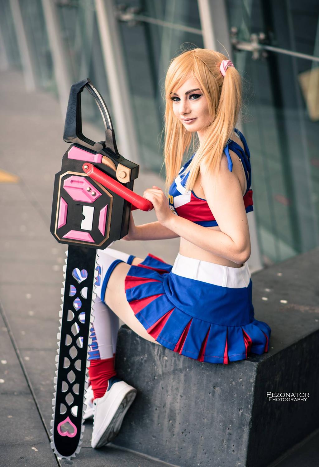 Lollipop Chainsaw - Juliet Starling (Cheerleader) Cosplay - expressive portrait