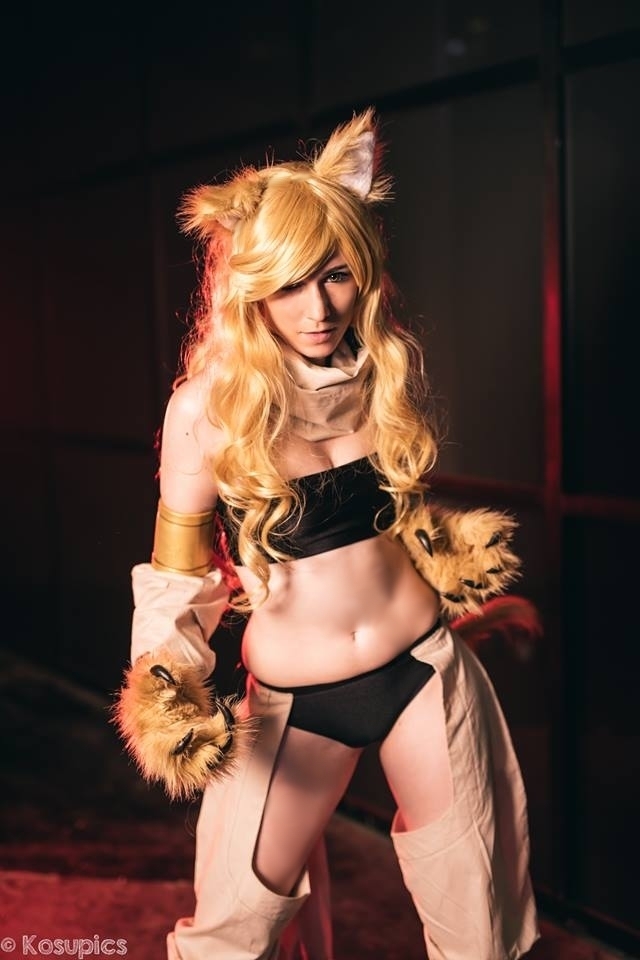 Akame Ga Kill! - Leone Cosplay - light aesthetic photography