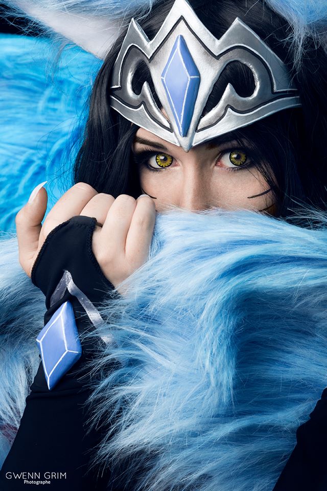 League of Legends - Ahri (Midnight) Cosplay - portrait photo League of Legends - Ahri (Midnight) Cosplay - portrait photo