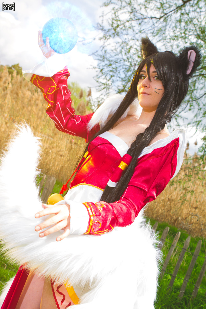 League of Legends - Ahri Cosplay - character costume portrait
