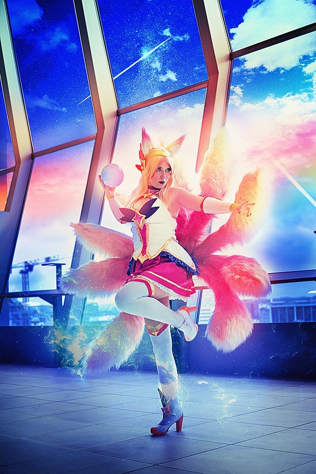 League of Legends - Ahri (Star Guardian) Cosplay - costume portrait League of Legends - Ahri (Star Guardian) Cosplay - costume portrait