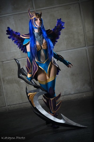 League of Legends - Diana (Dark Valkyrie) Cosplay