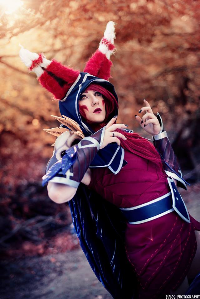 League of Legends – Xayah Cosplay