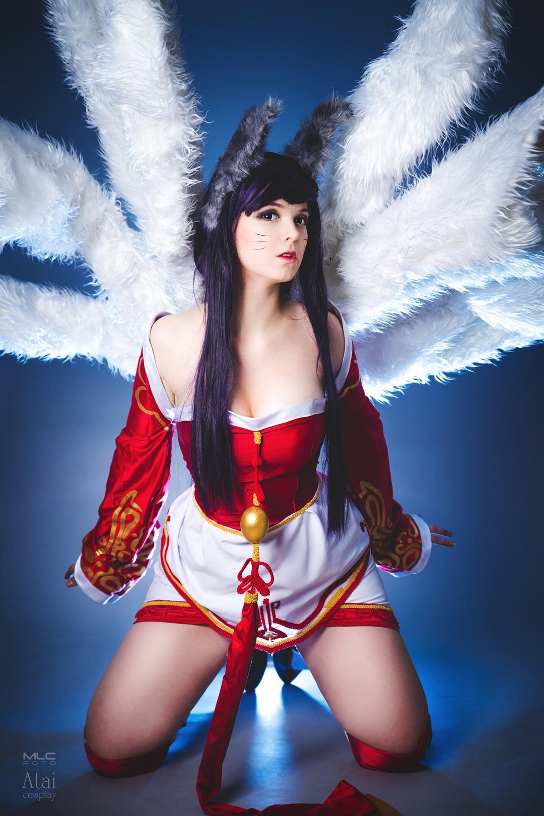 League of Legends - Ahri Cosplay - artistic framing portrait