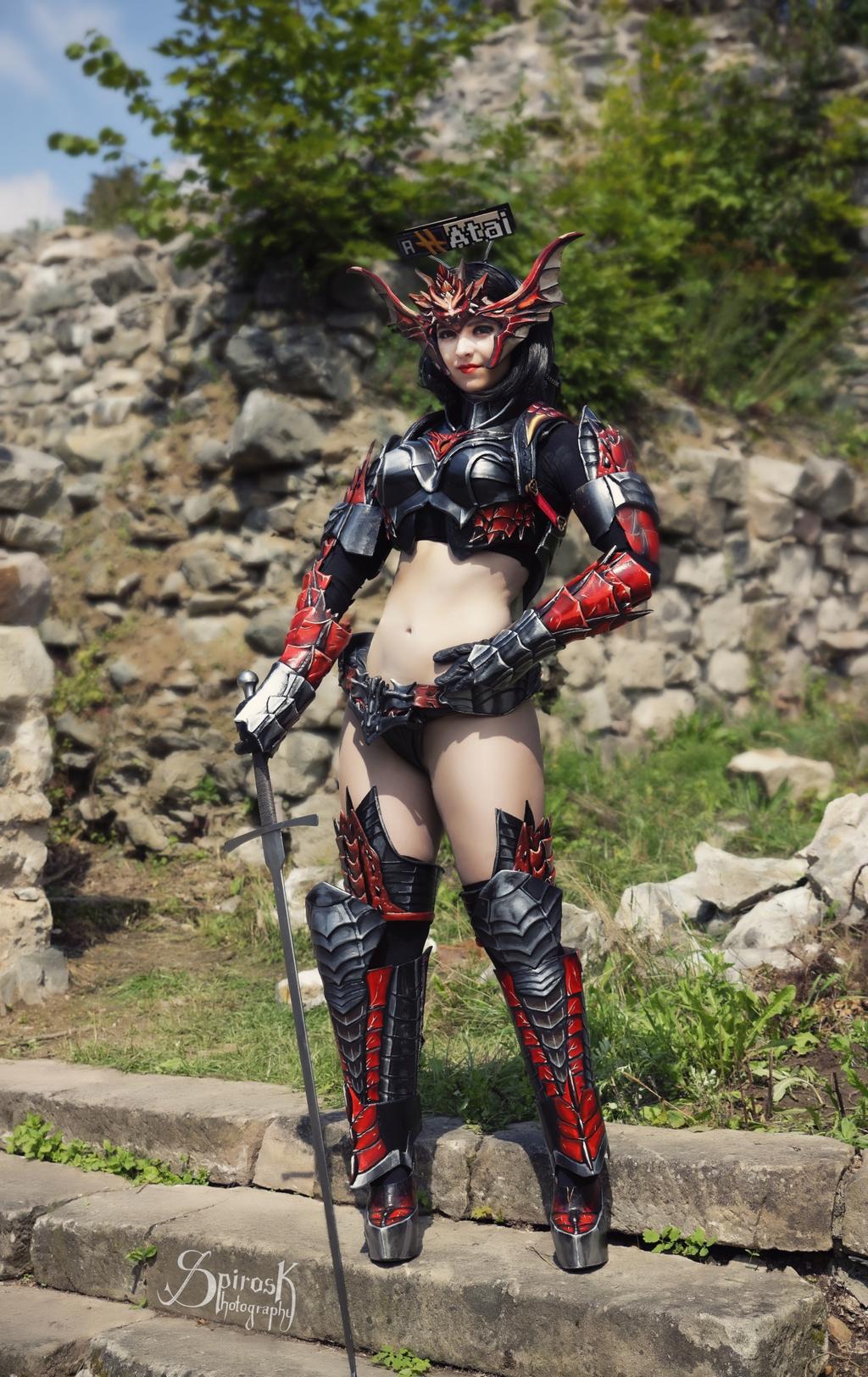 Lineage 2 - Human (Female) (Draconic Light Armor) Cosplay - light aesthetic