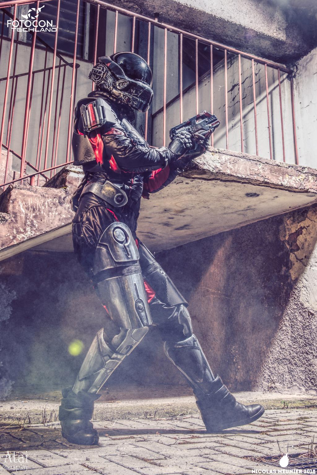 Mass Effect - Andromeda - Sara Ryder (McFarlane Toys) Cosplay - full length photo Mass Effect - Andromeda - Sara Ryder (McFarlane Toys) Cosplay - full length photo
