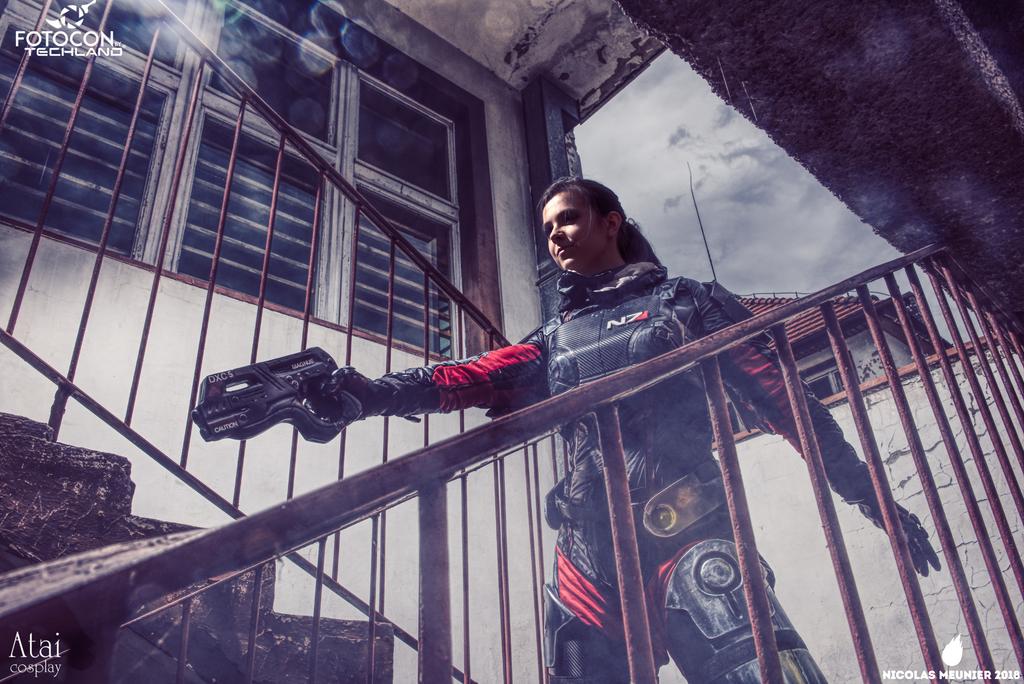 Mass Effect - Andromeda - Sara Ryder (McFarlane Toys) Cosplay - recreation Mass Effect - Andromeda - Sara Ryder (McFarlane Toys) Cosplay - recreation