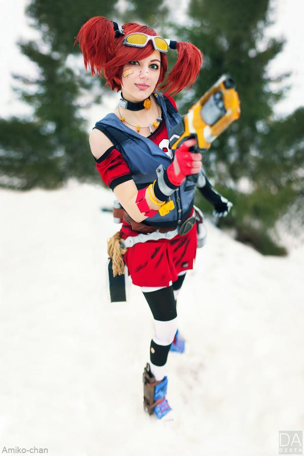 Borderlands 2 - Gaige Cosplay - full length character portrait