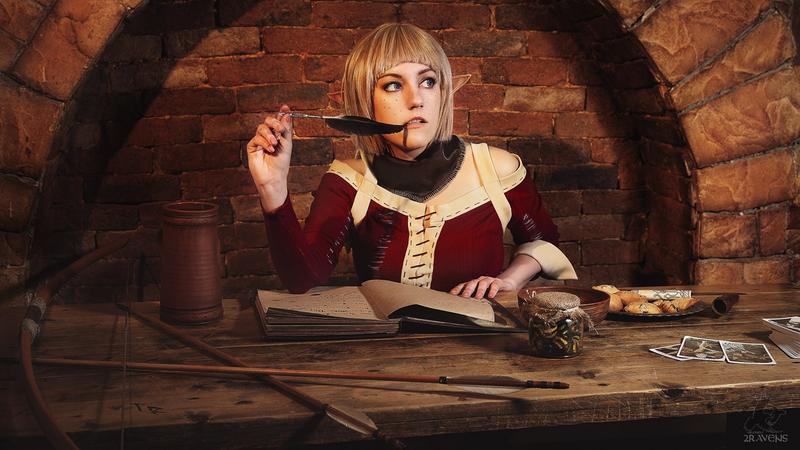 Dragon Age - Inquisition - Sera Cosplay - full body character photo