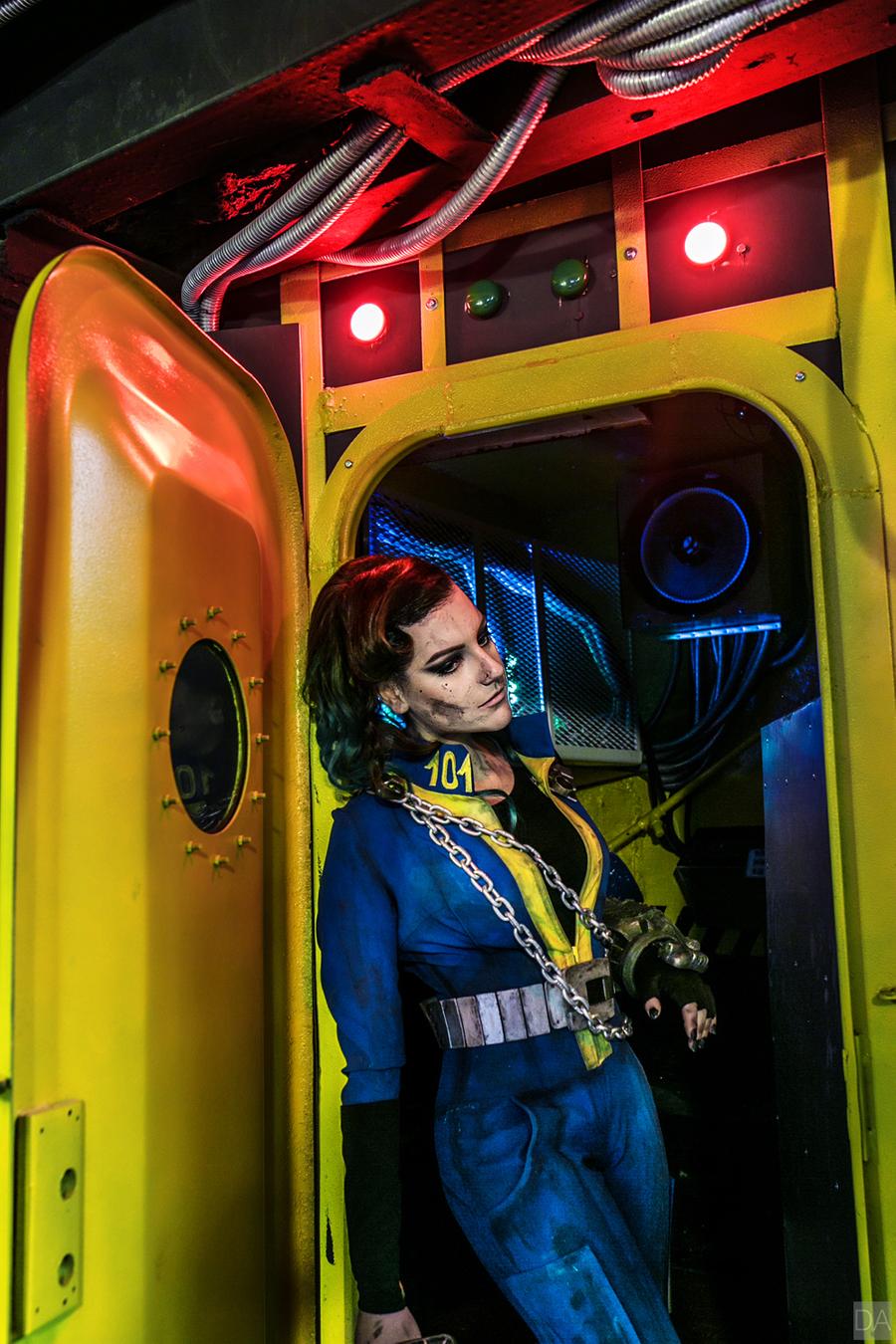 Fallout 3 - Vault Dweller Cosplay - costume showcase portrait