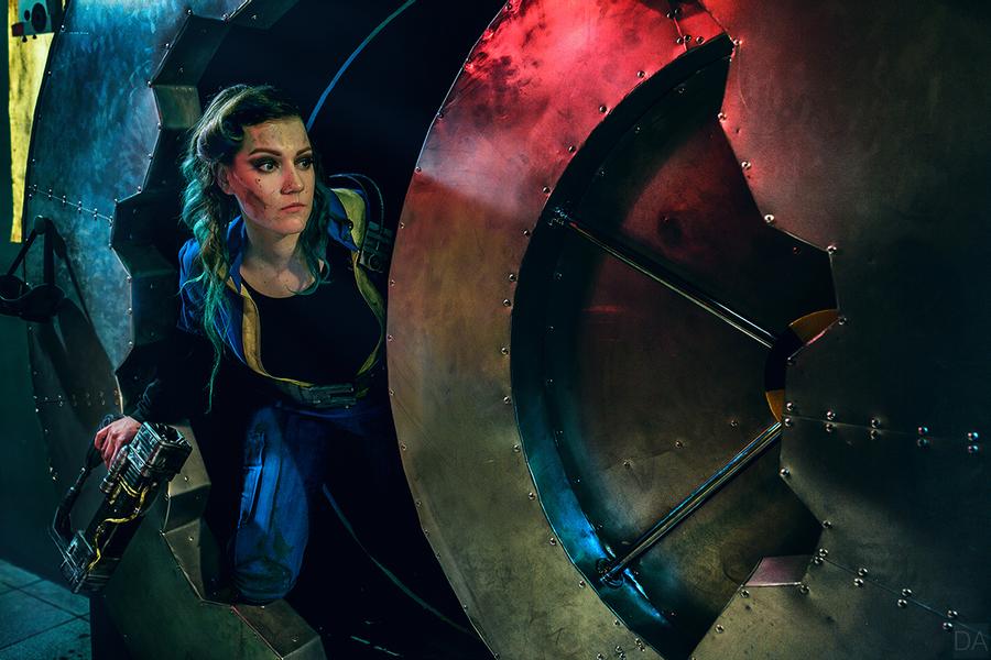 Fallout 3 - Vault Dweller Cosplay - full length photo