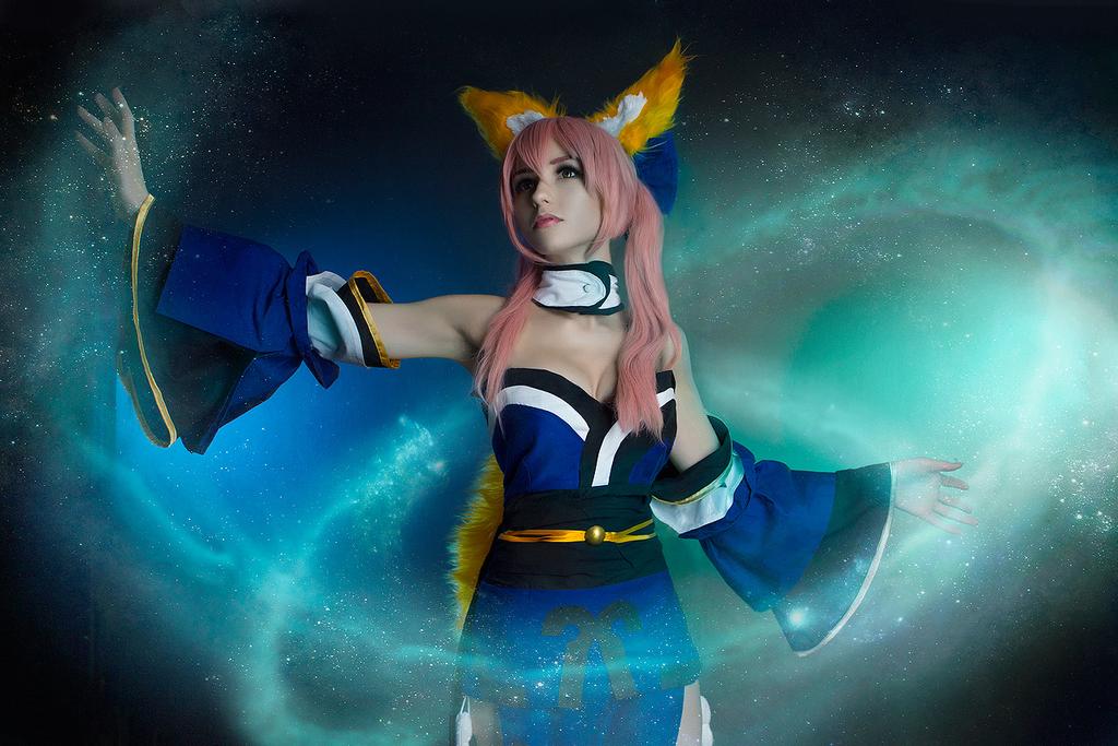 Fate Extra -  Tamamo no Mae (Caster) Cosplay - soft focus shot