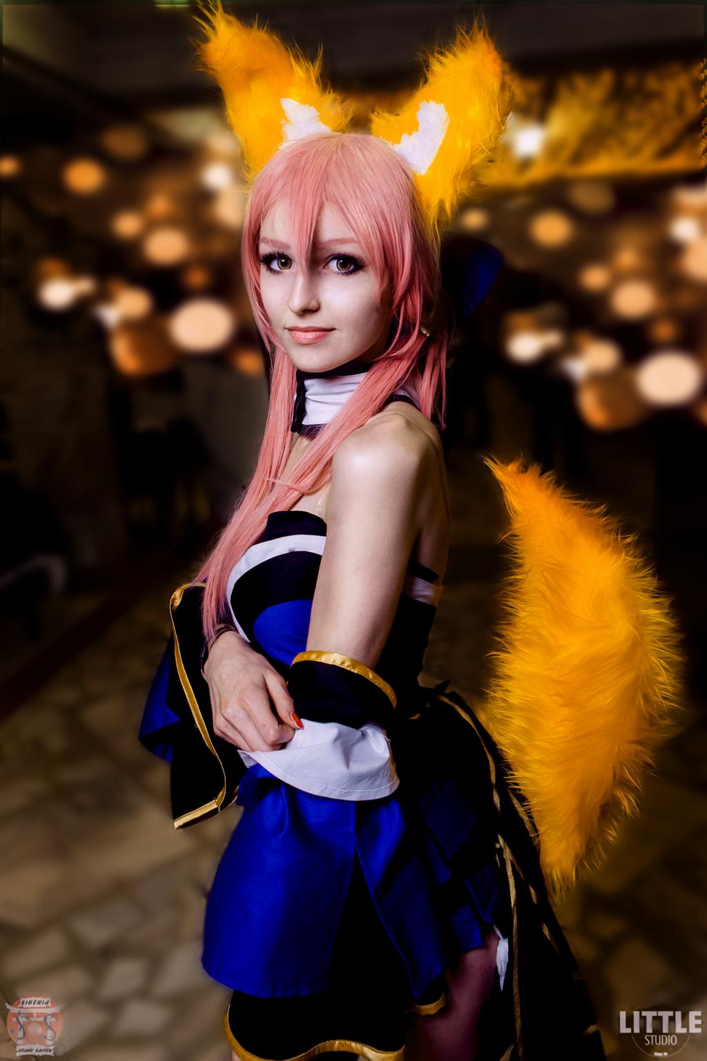 Fate Extra -  Tamamo no Mae (Caster) Cosplay - authentic view