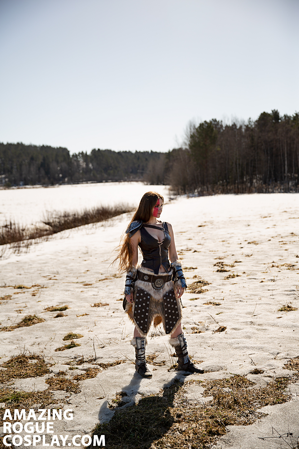 The Elder Scrolls 5 - Skyrim - Laat Dovahkiin Cosplay - full length photo
