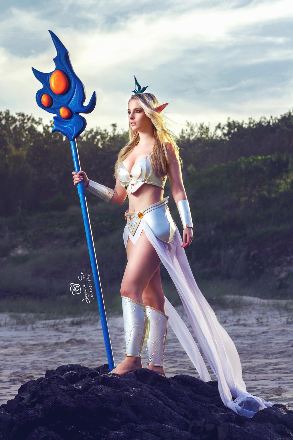 2020 03 16 league of legends e28093 janna cosplay 4