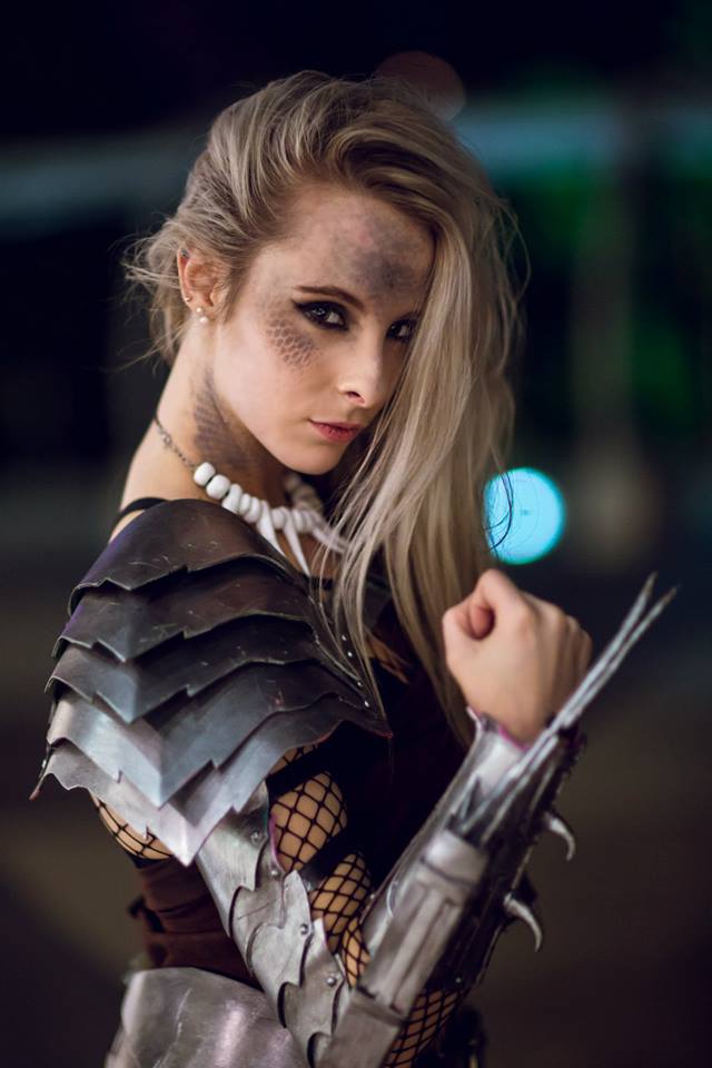 Predator - Predator (Female) Cosplay - soft focus costume shot