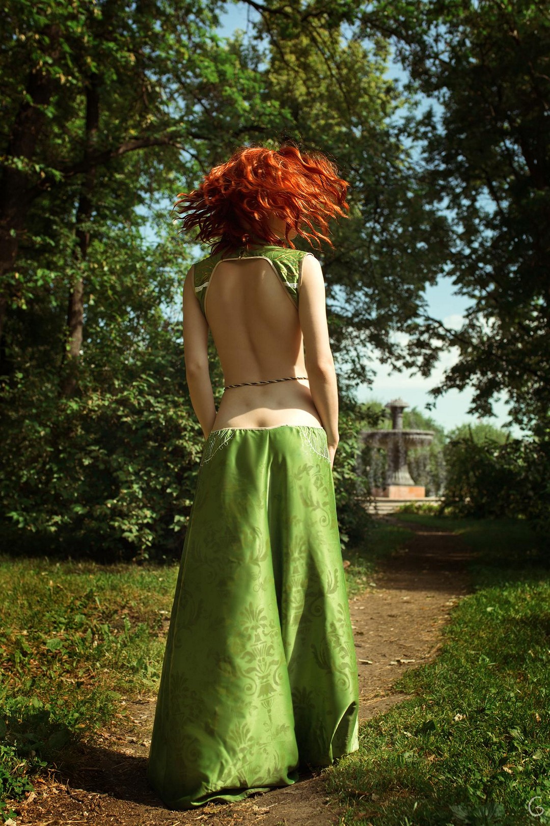 The Witcher - Triss Merigold Cosplay - soft focus costume shot