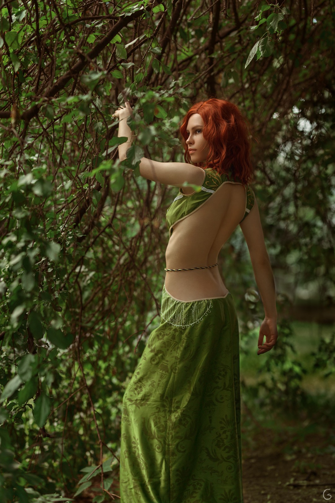 The Witcher - Triss Merigold Cosplay - soft focus costume shot