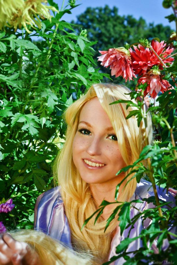 Tangled - Rapunzel Cosplay - character portrait photography