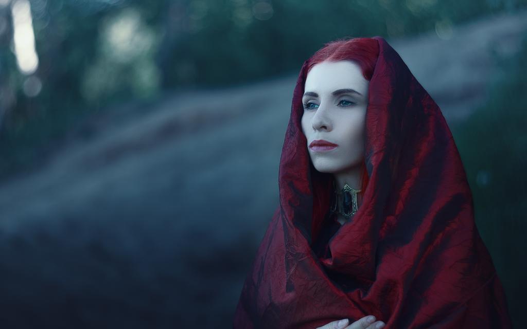 Game of Thrones - Melisandre Cosplay - character portrait photography