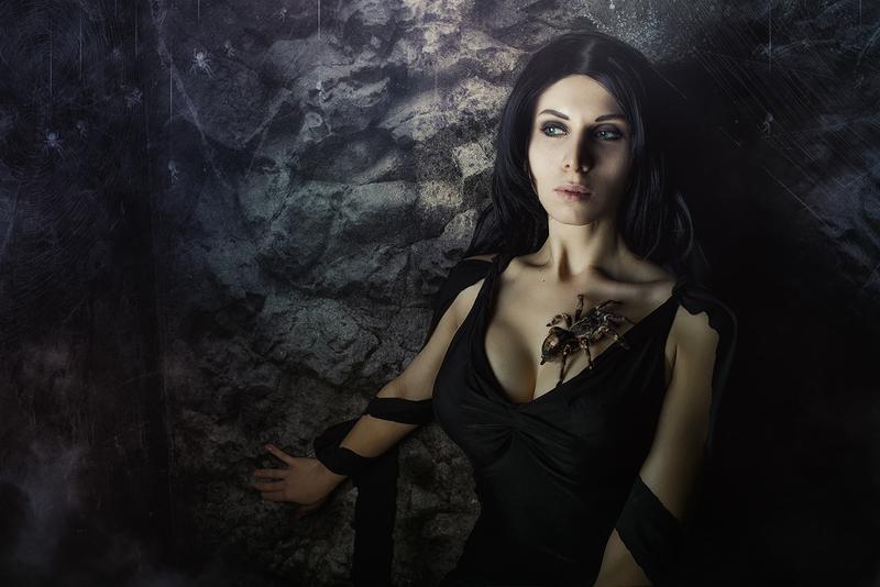 Middle-earth - Shadow of War - Shelob Cosplay - light aesthetic
