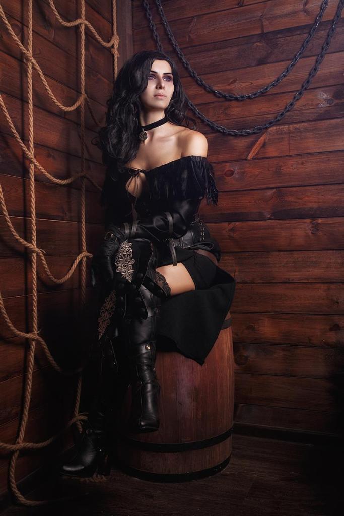 The Witcher 3 - Wild Hunt - Yennefer of Vengerberg Cosplay - nuanced study