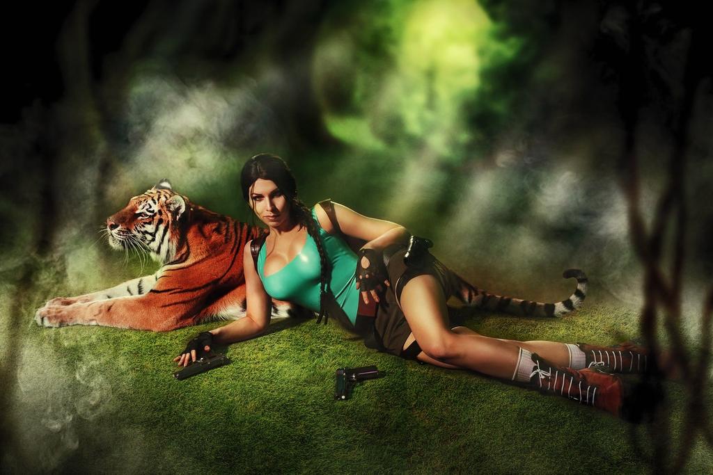 Tomb Raider - Lara Croft Cosplay - delicate character portrait