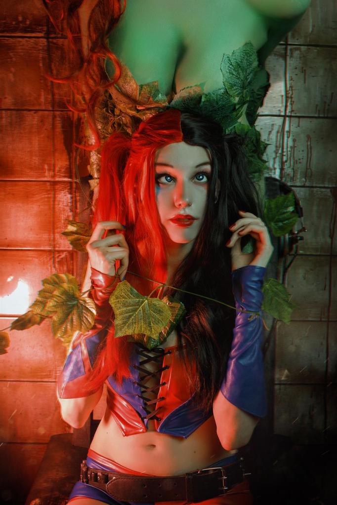 Batman - Poison Ivy &amp; Harley Quinn Cosplay - expressive portrait