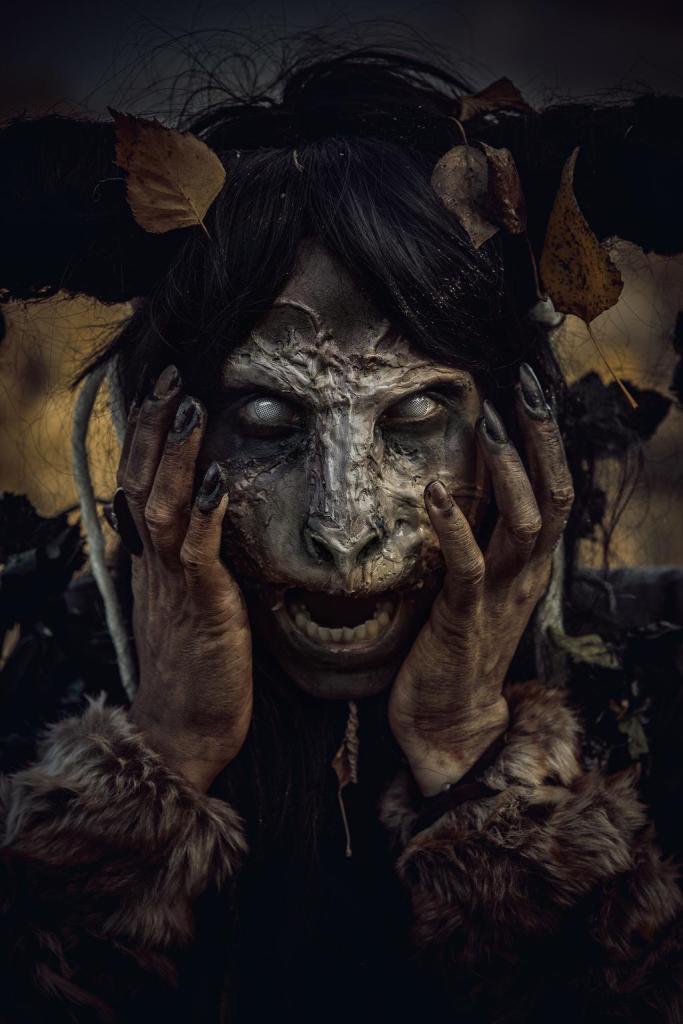 2020 03 10 elenasamko dark forest original cosplay 3