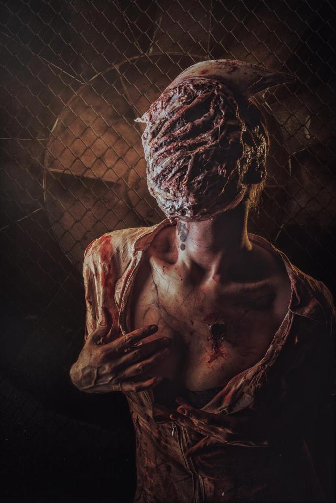 Silent Hill - Nurse Cosplay - expressive character portrait
