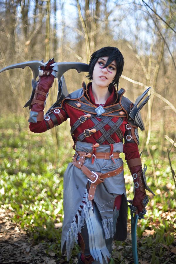 Dragon Age 2 - Marian Hawke Cosplay - full body portrait