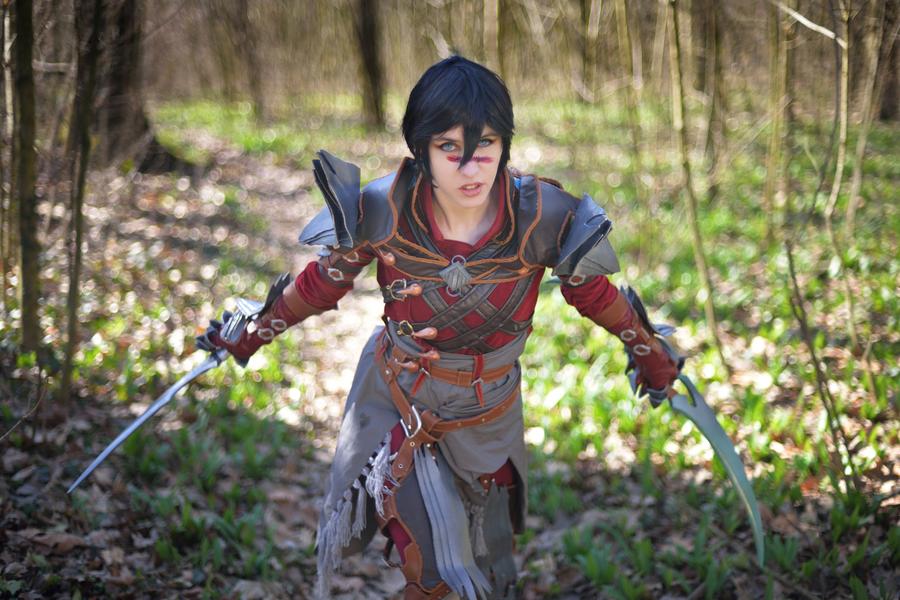 Dragon Age 2 - Marian Hawke Cosplay - professional cosplay study
