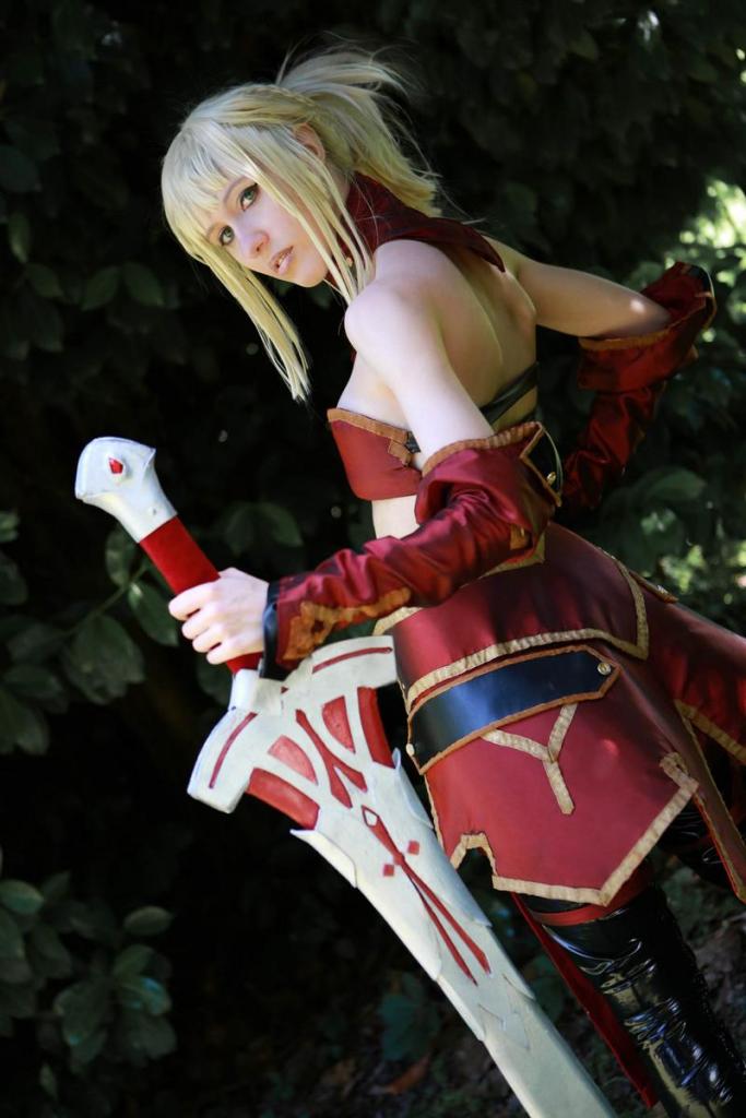 Fate-Apocrypha - Mordred (Saber of Red) (Armorless) Cosplay - artistic framing