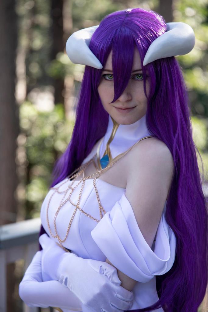2020 04 01 overlord albedo cosplay 3