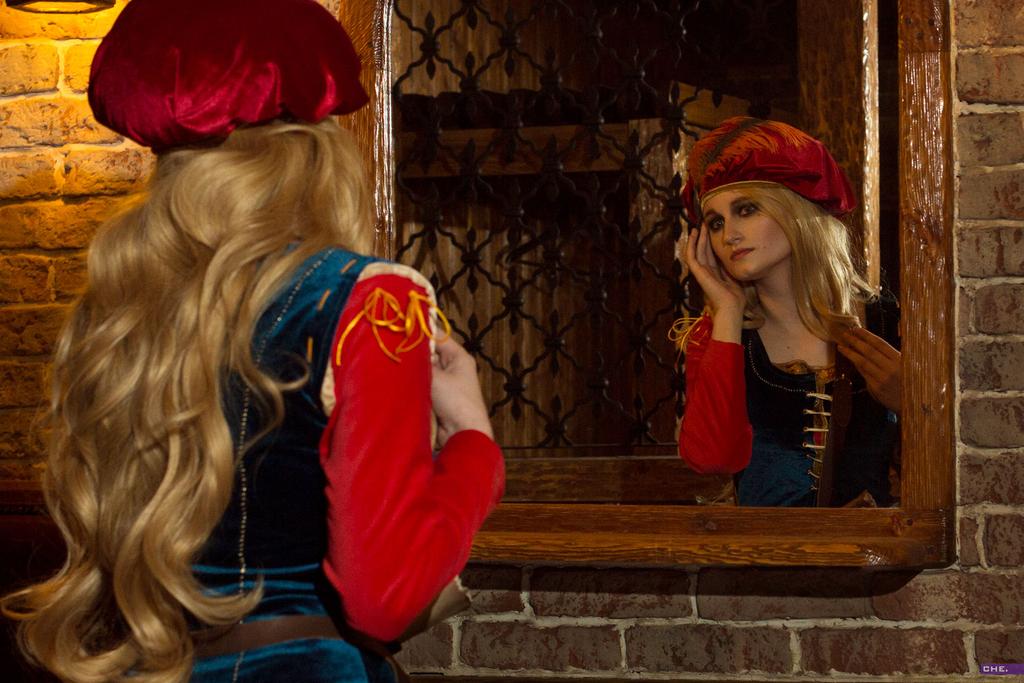 The Witcher 3 - Wild Hunt - Priscilla (Callonetta) Cosplay - full length photo