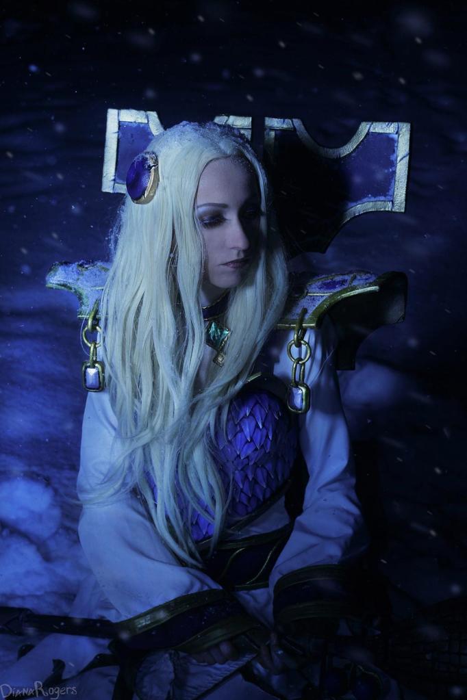Warcraft - Magna Aegwynn Cosplay - full body portrait