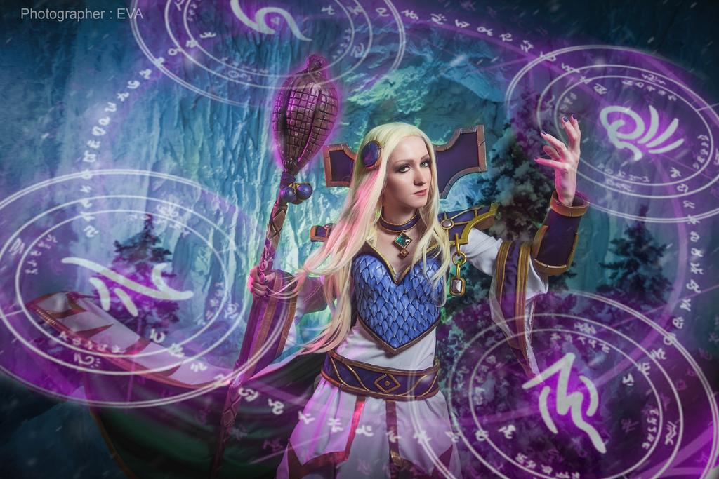 Warcraft - Magna Aegwynn Cosplay - character costume portrait