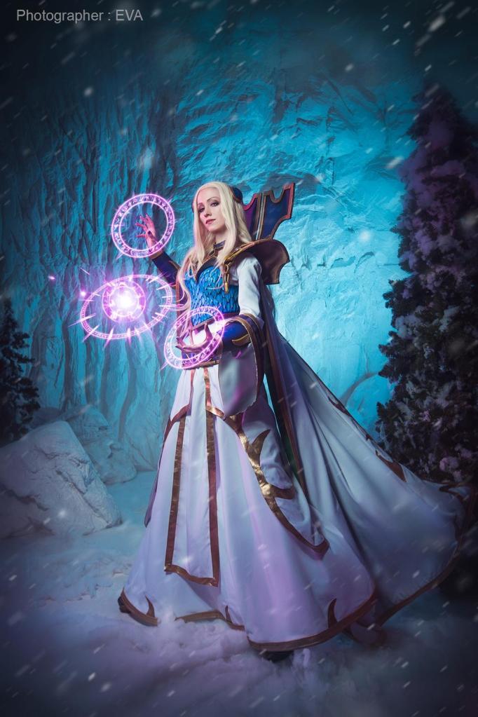Warcraft - Magna Aegwynn Cosplay - costume showcase portrait