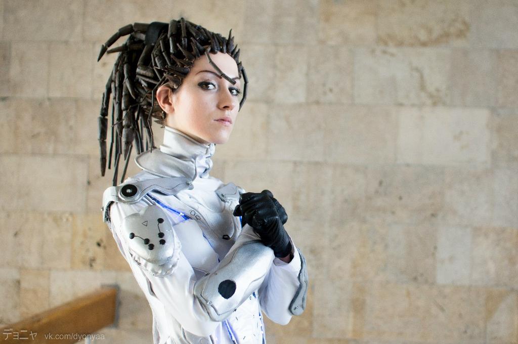 StarCraft - Sarah Kerrigan Cosplay - character costume portrait