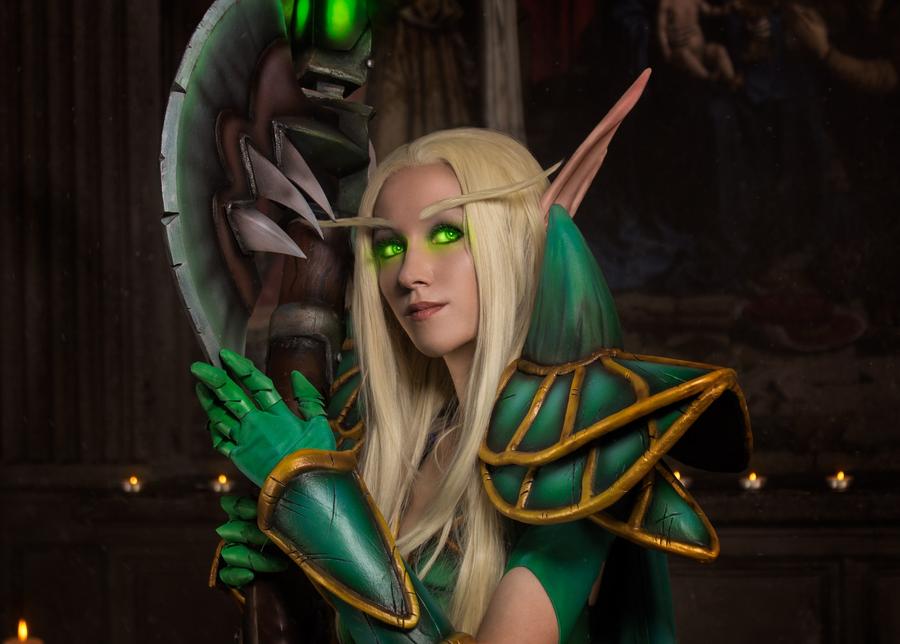 World of Warcraft - The Burning Crusade - Blood Elf (Paladin) Cosplay - inspired capture World of Warcraft - The Burning Crusade - Blood Elf (Paladin) Cosplay - inspired capture