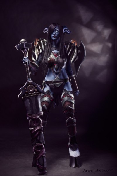 World of Warcraft - The Burning Crusade - Draenei (Warrior) Cosplay