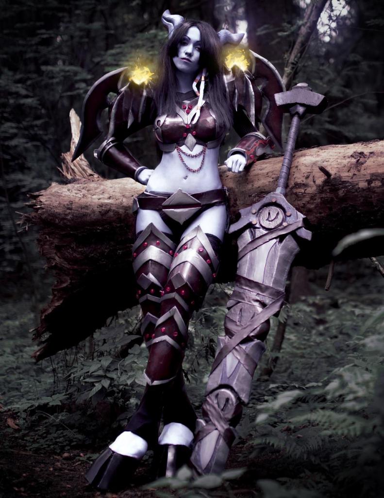 World of Warcraft - The Burning Crusade - Draenei (Warrior) Cosplay - costume portrait
