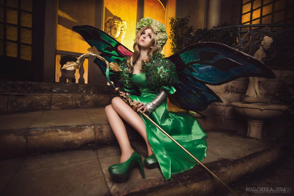 Odin Sphere - Queen Elfaria Cosplay - full body portrait
