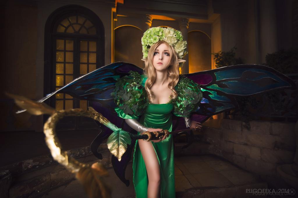 Odin Sphere - Queen Elfaria Cosplay - full length character portrait