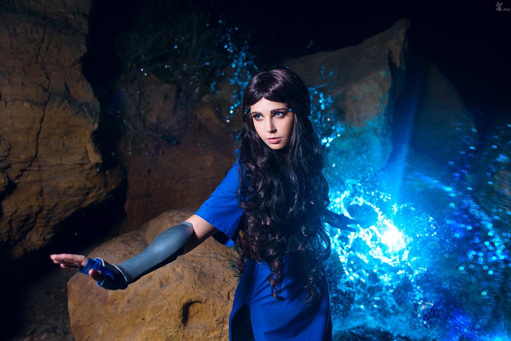 Avatar - The Last Airbender - Katara Cosplay - costume portrait Avatar - The Last Airbender - Katara Cosplay - costume portrait