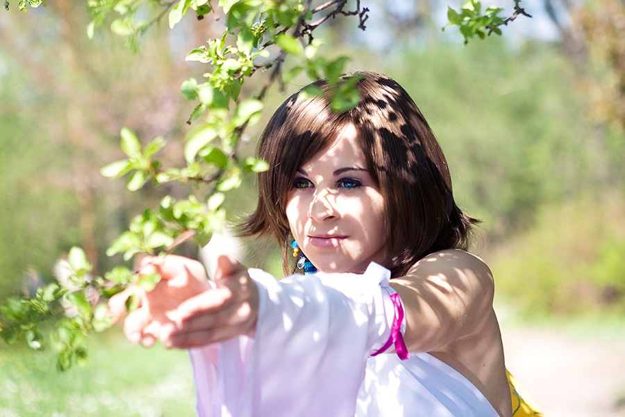 Final Fantasy 10 - Yuna Cosplay - full length character portrait