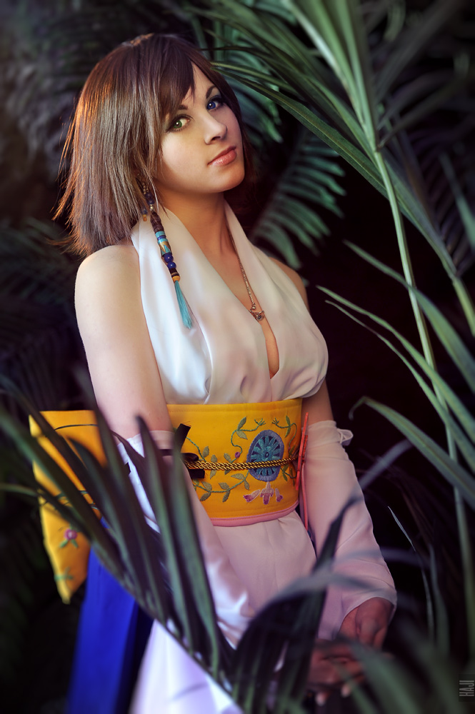 Final Fantasy 10 - Yuna Cosplay - costume showcase portrait