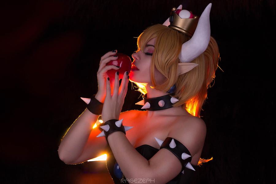 New Super Mario Bros. U Deluxe - Bowsette Cosplay - light aesthetic